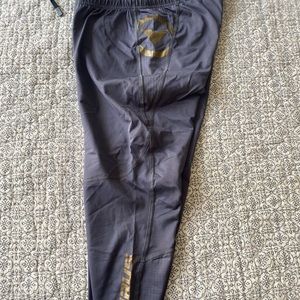 Virus men’s large bioceramic compression pants 3/4 length.
